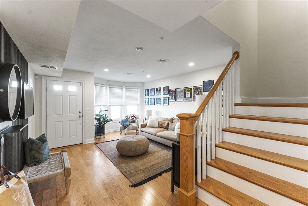 Plymouth, Massachusetts, 02360, United States, 2 Bedrooms Bedrooms, ,3 BathroomsBathrooms,Residential,For Sale,1999715