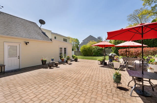 Shoreham, New York, 11786, United States, 5 Bedrooms Bedrooms, ,3 BathroomsBathrooms,Residential,For Sale,1990330