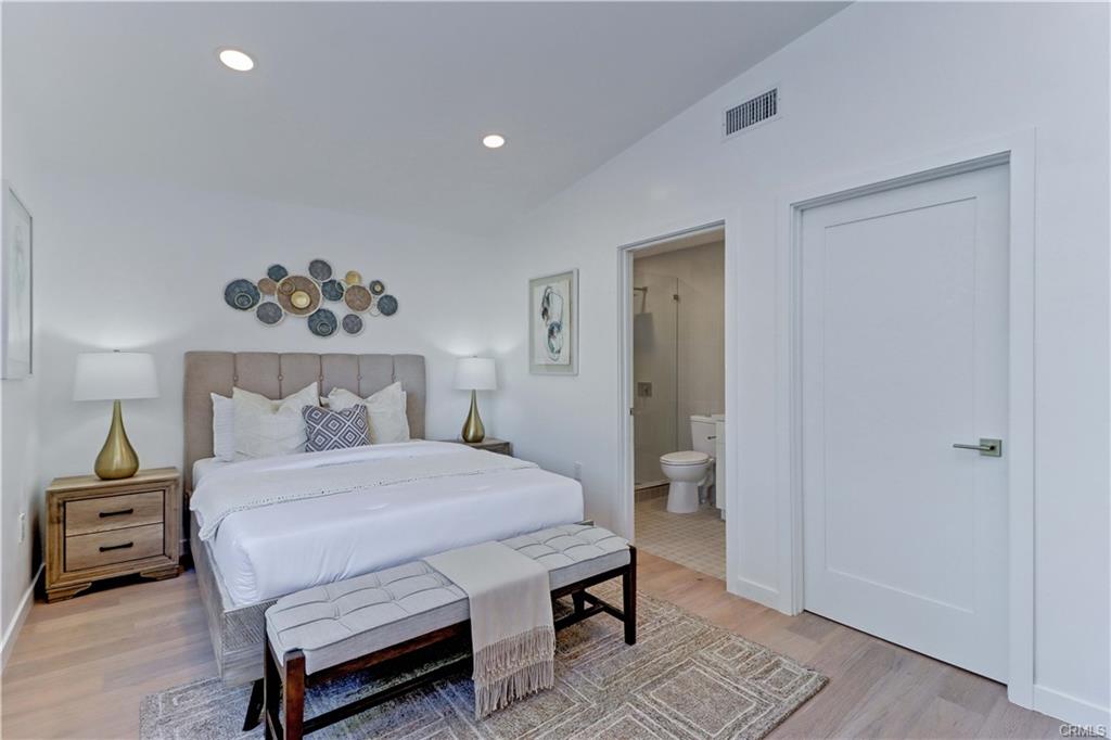 Laguna Woods, California, 92637, United States, 3 Bedrooms Bedrooms, ,1 BathroomBathrooms,Residential,For Sale,1987087