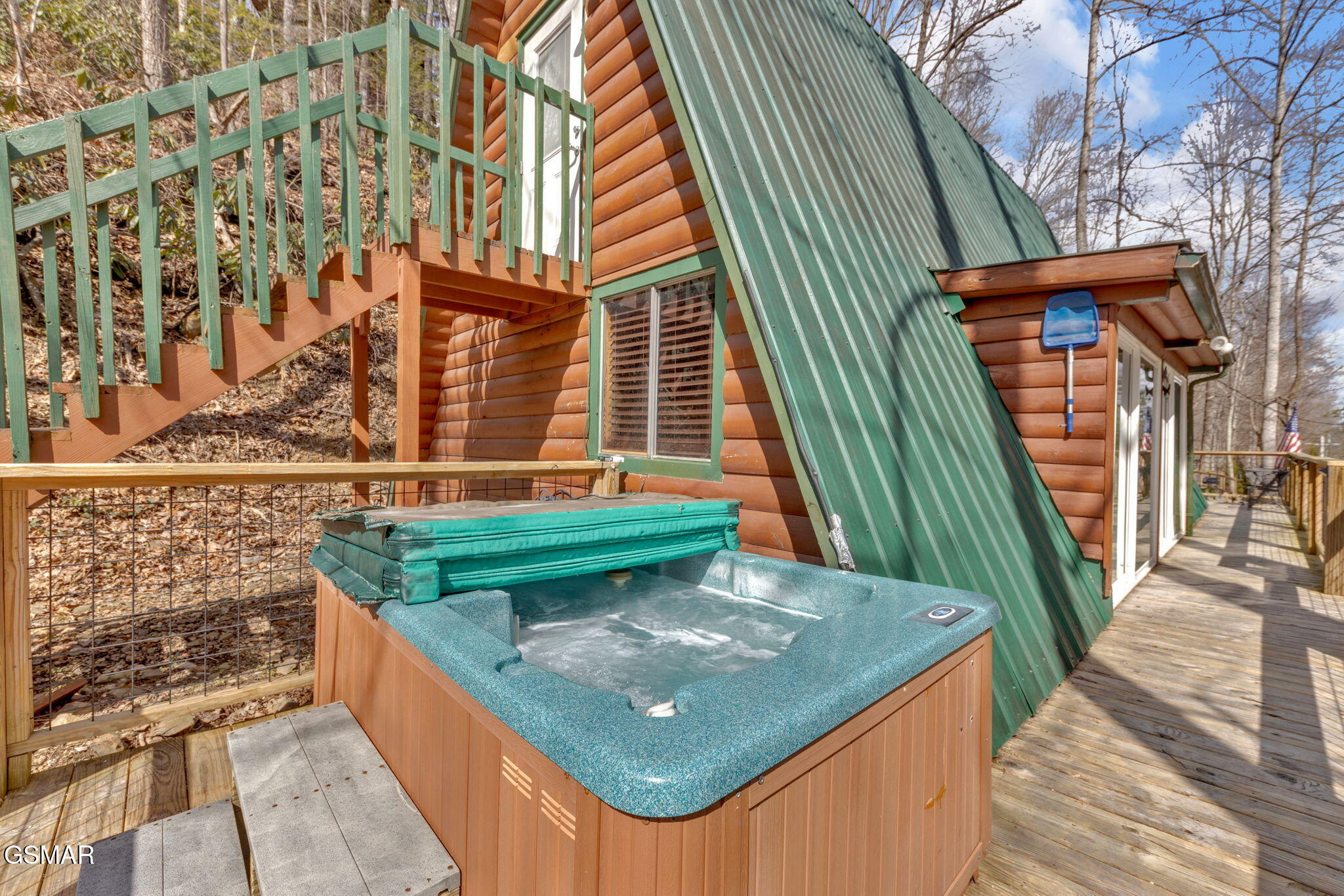 Gatlinburg, Tennessee, 37738, United States, 2 Bedrooms Bedrooms, ,2 BathroomsBathrooms,Residential,For Sale,1979634