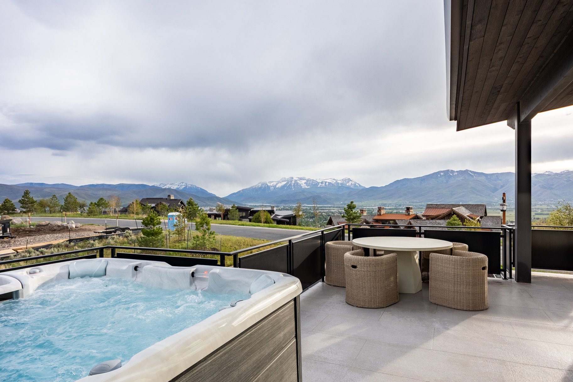  New Mountain Contemporary Home on Rare Double Lot with Timp Views - 物件實景