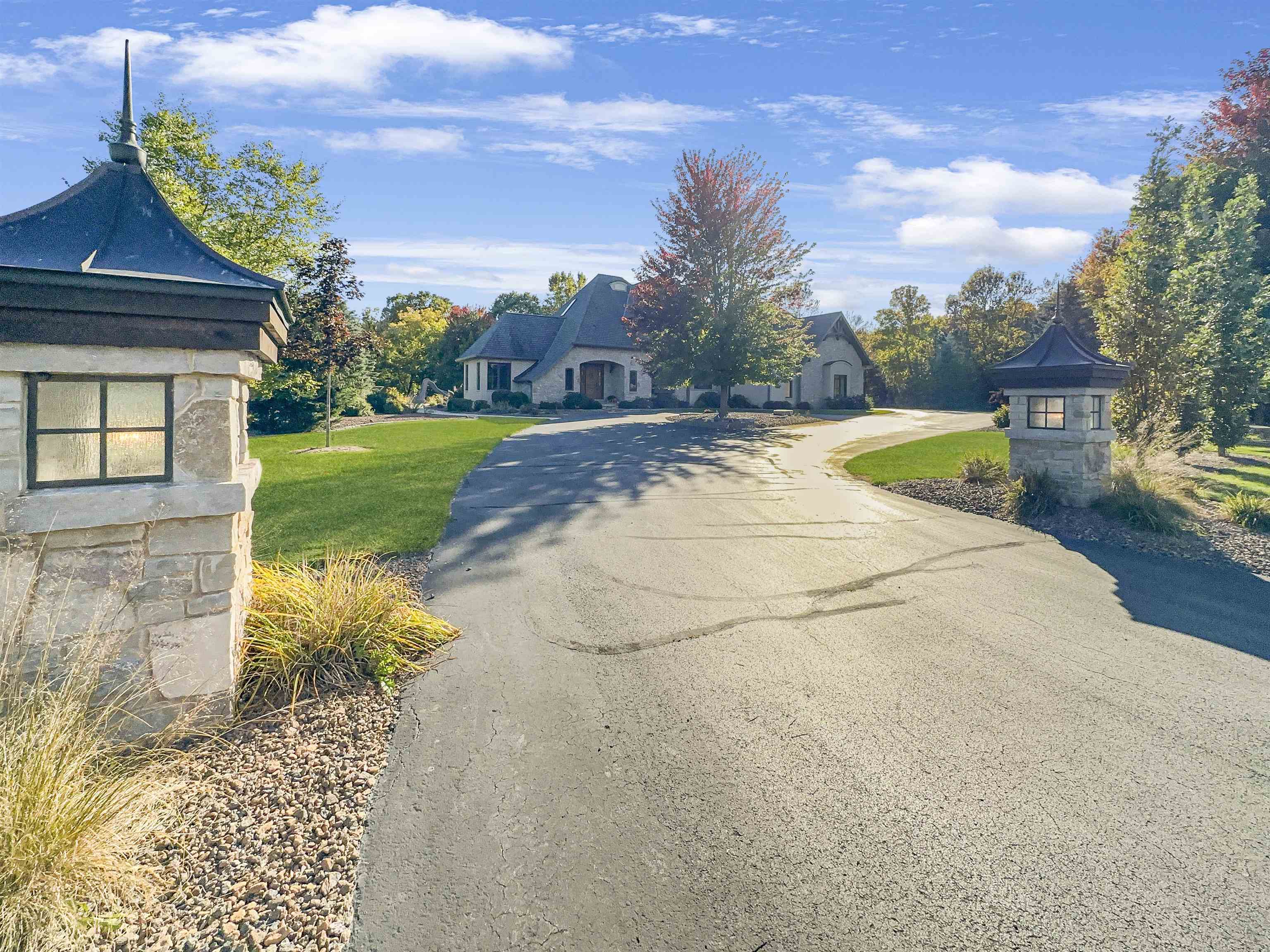 5211 Whitetail Way, Appleton, Wisconsin, 54914, United States, 5 Bedrooms Bedrooms, ,6 BathroomsBathrooms,Residential,For Sale,5211 Whitetail Way,1164448