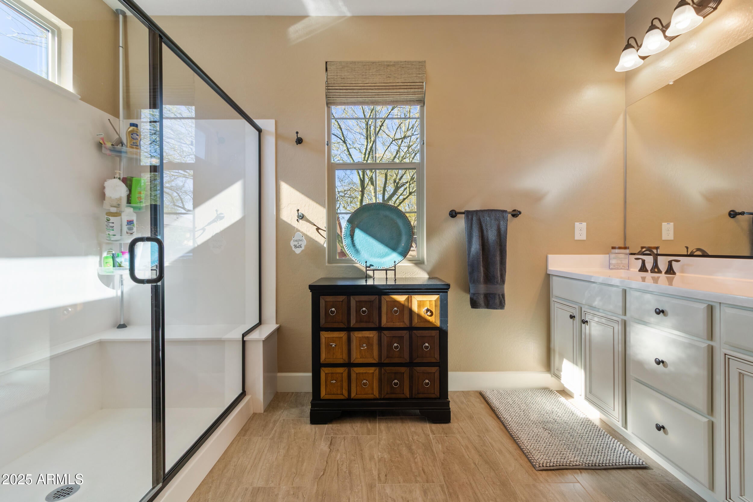 Wickenburg, Arizona, 85390, United States, 2 Bedrooms Bedrooms, ,3 BathroomsBathrooms,Residential,For Sale,2006351