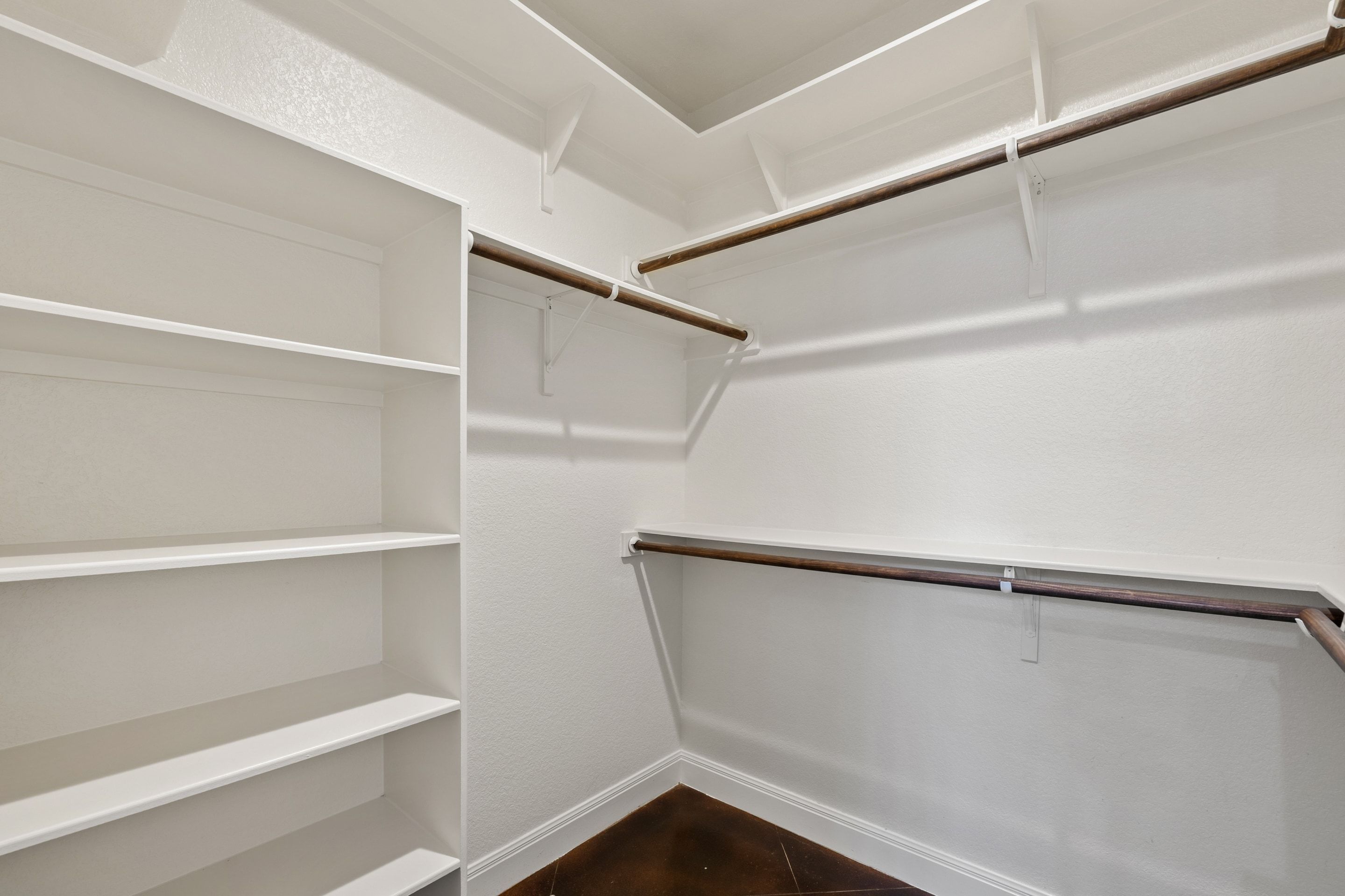  Beautiful Dripping Springs 1-Story on 2 Level Acres with Barn in Chama Trace - 物件實景