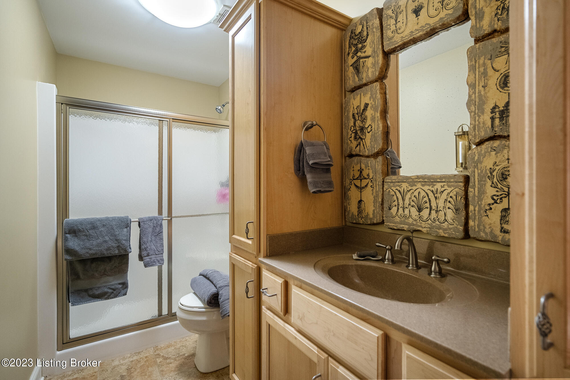 La Grange, Kentucky, 40031, United States, 5 Bedrooms Bedrooms, ,3 BathroomsBathrooms,Residential,For Sale,1793584