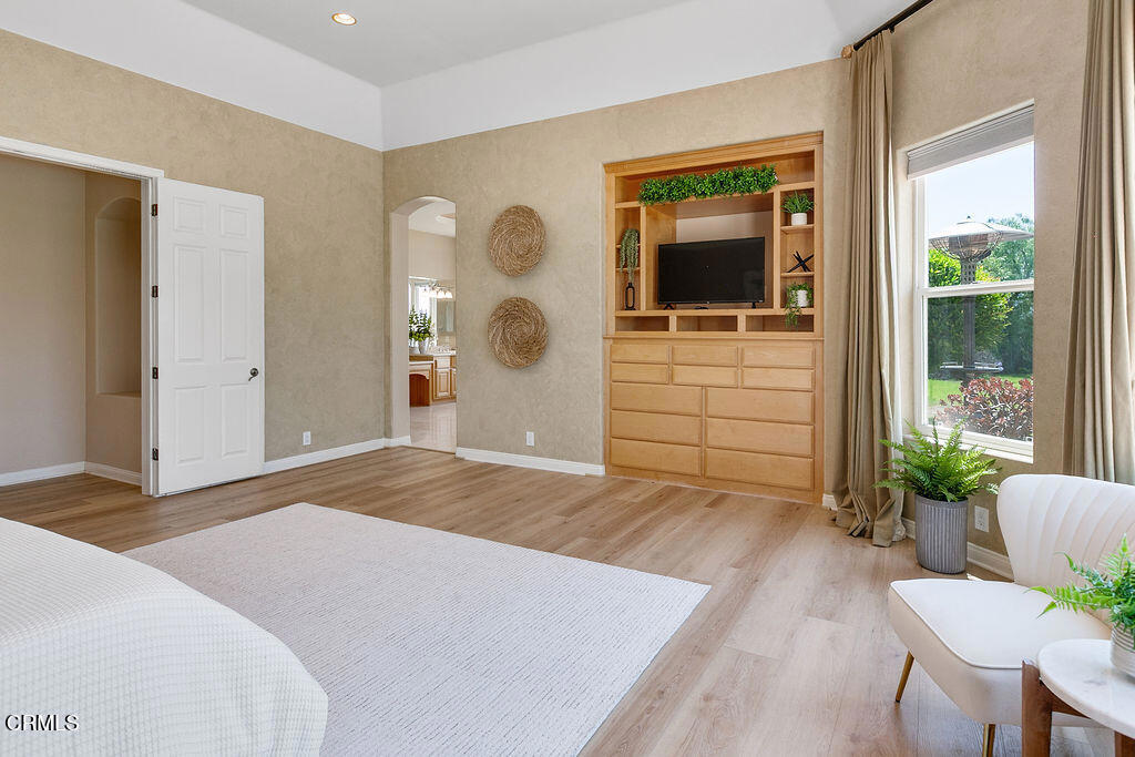 Camarillo, California, 93012, United States, 5 Bedrooms Bedrooms, ,4 BathroomsBathrooms,Residential,For Sale,1885935