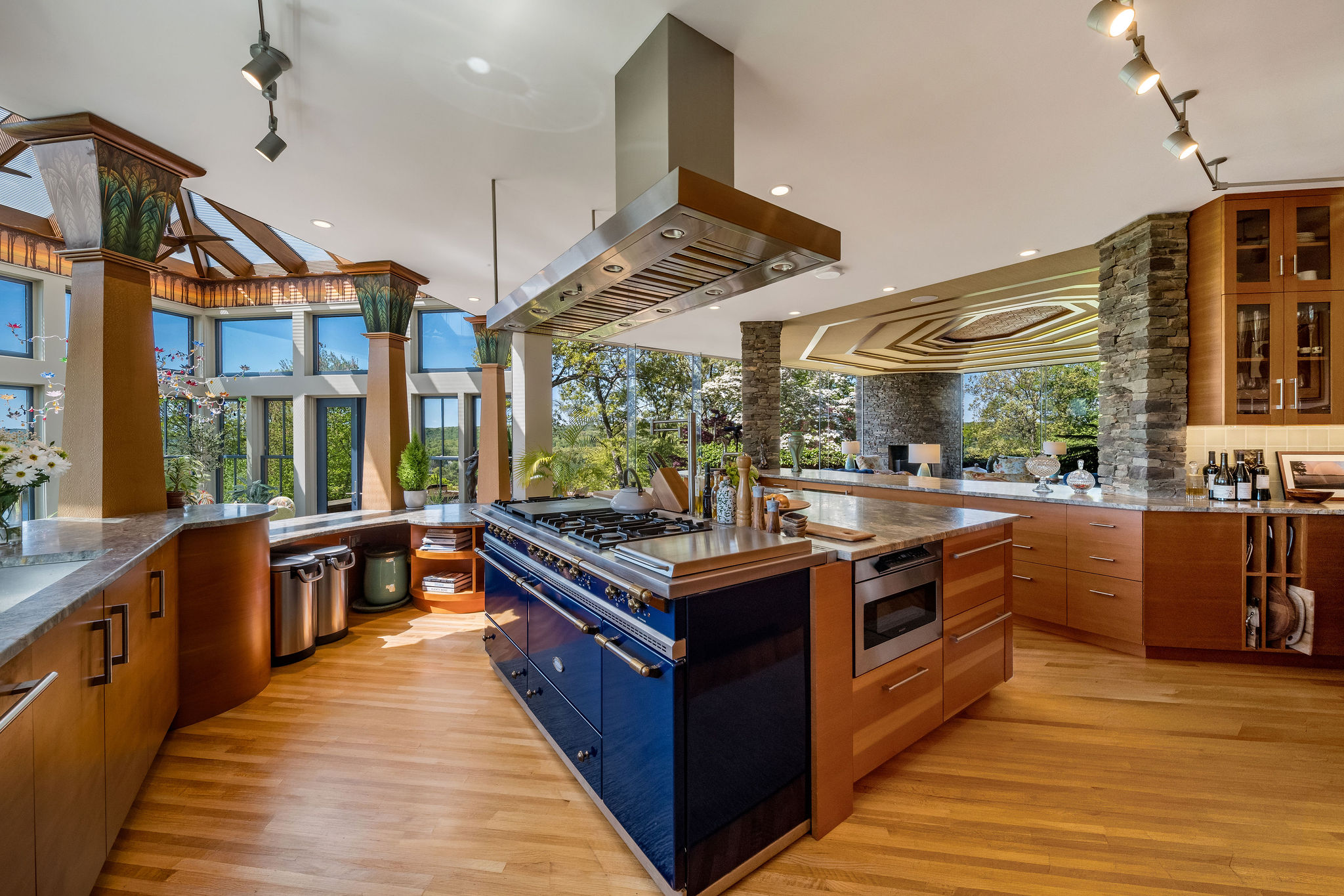  Majestically set on 15.22 Private Acres Overlooking The River - 物件實景