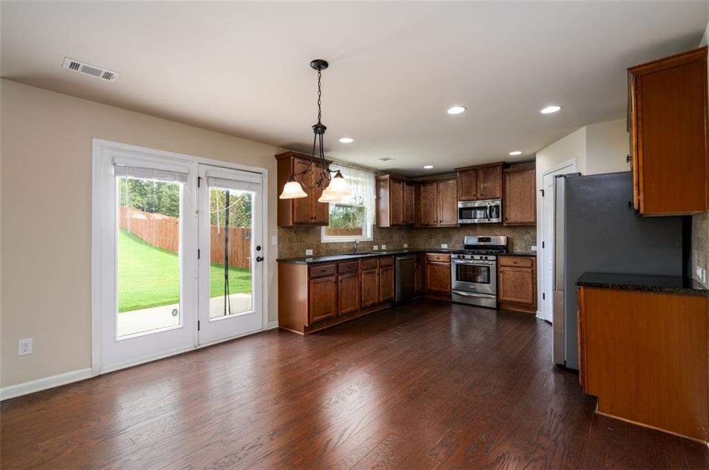 Cumming, Georgia, 30028, United States, 5 Bedrooms Bedrooms, ,3 BathroomsBathrooms,Residential,For Sale,1916746