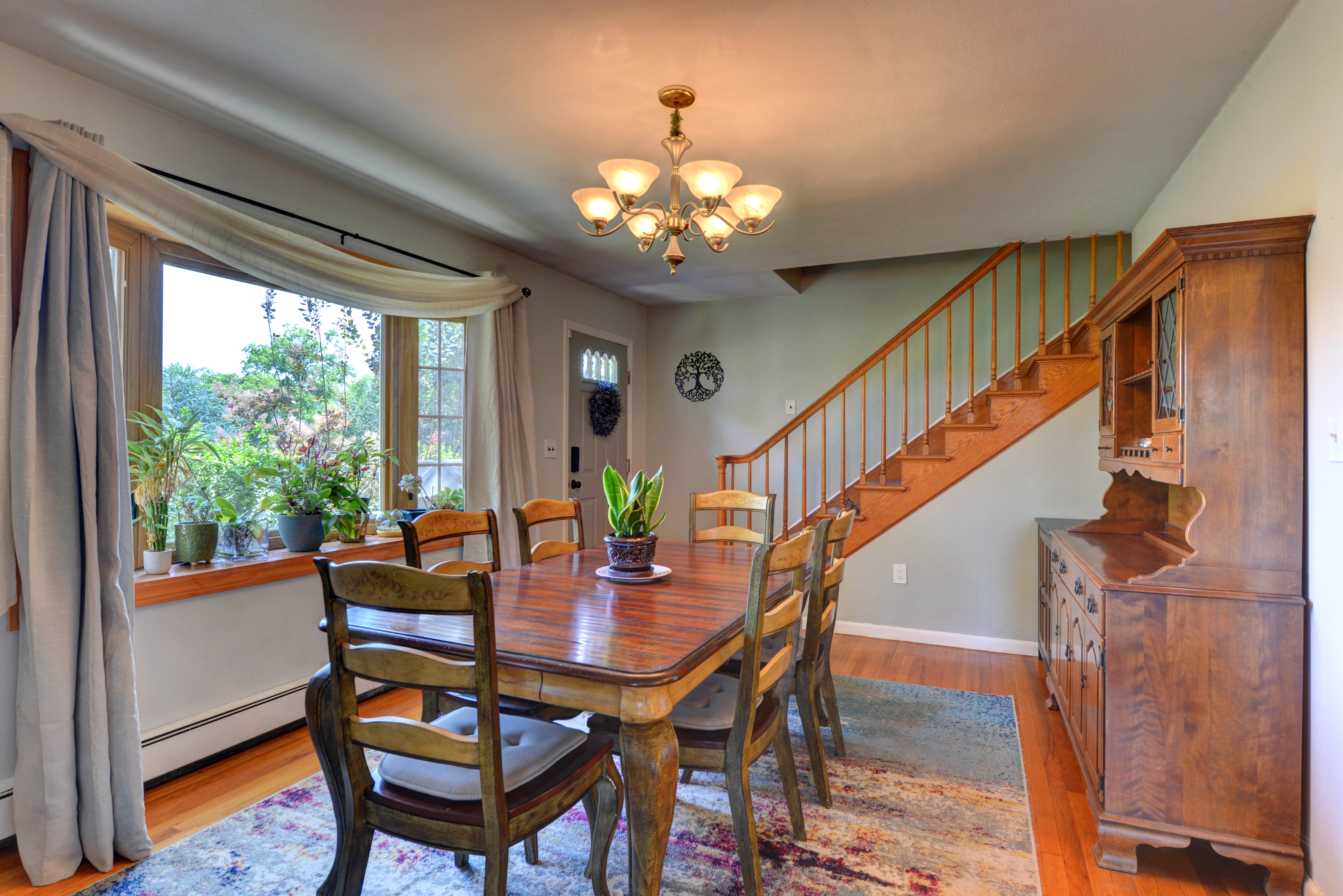 Mahwah, New Jersey, 07430, United States, 4 Bedrooms Bedrooms, ,2 BathroomsBathrooms,Residential,For Sale,1931403