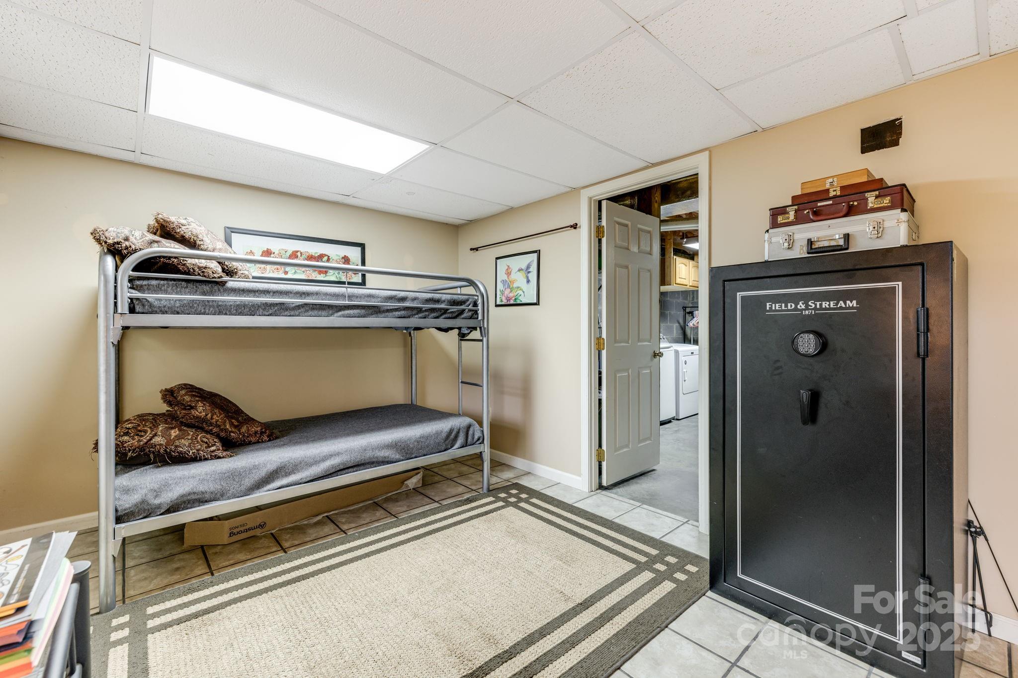 Spruce Pine, North Carolina, 28777, United States, 3 Bedrooms Bedrooms, ,3 BathroomsBathrooms,Residential,For Sale,1991683