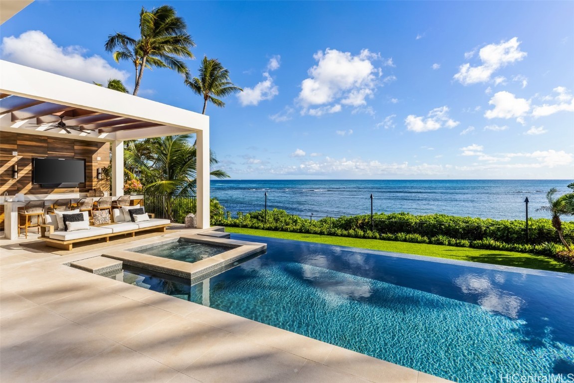 Honolulu, Hawaii, 96816, United States, 5 Bedrooms Bedrooms, ,8 BathroomsBathrooms,Residential,For Sale,1705009