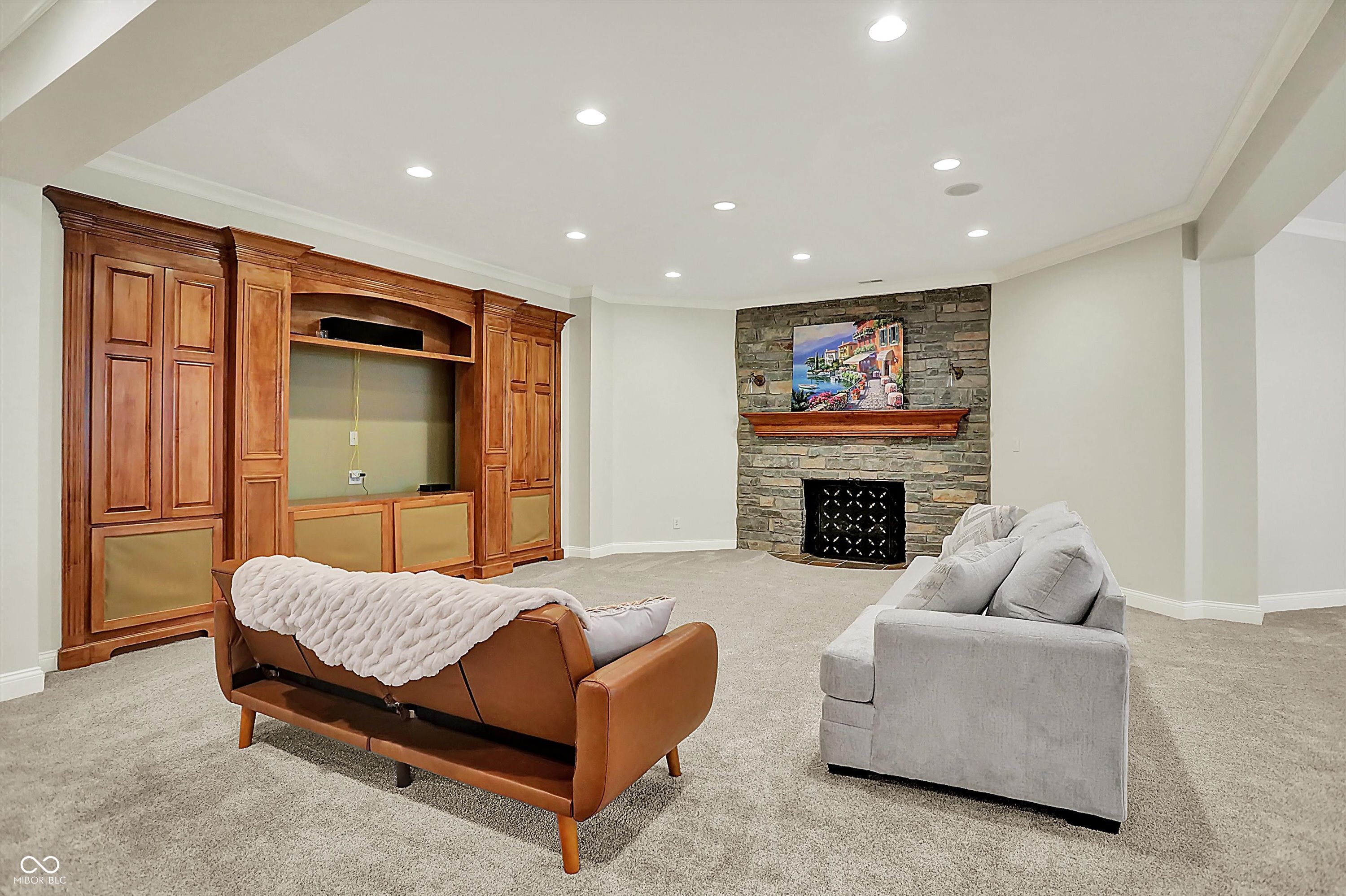 Noblesville, Indiana, 46062, United States, 6 Bedrooms Bedrooms, ,9 BathroomsBathrooms,Residential,For Sale,1979033