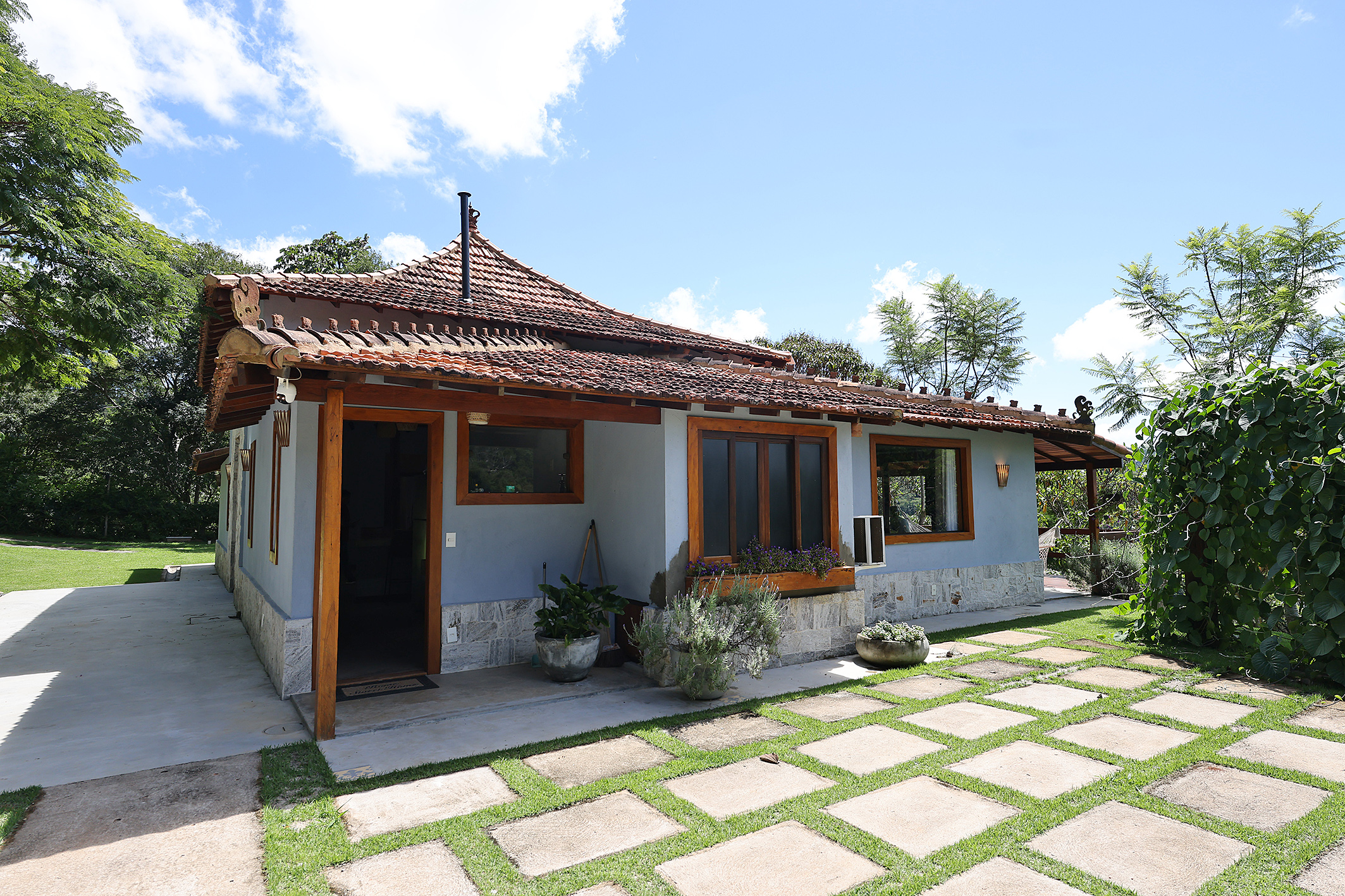  Private retreat surrounded by nature with two residences and mountain views - 物件實景