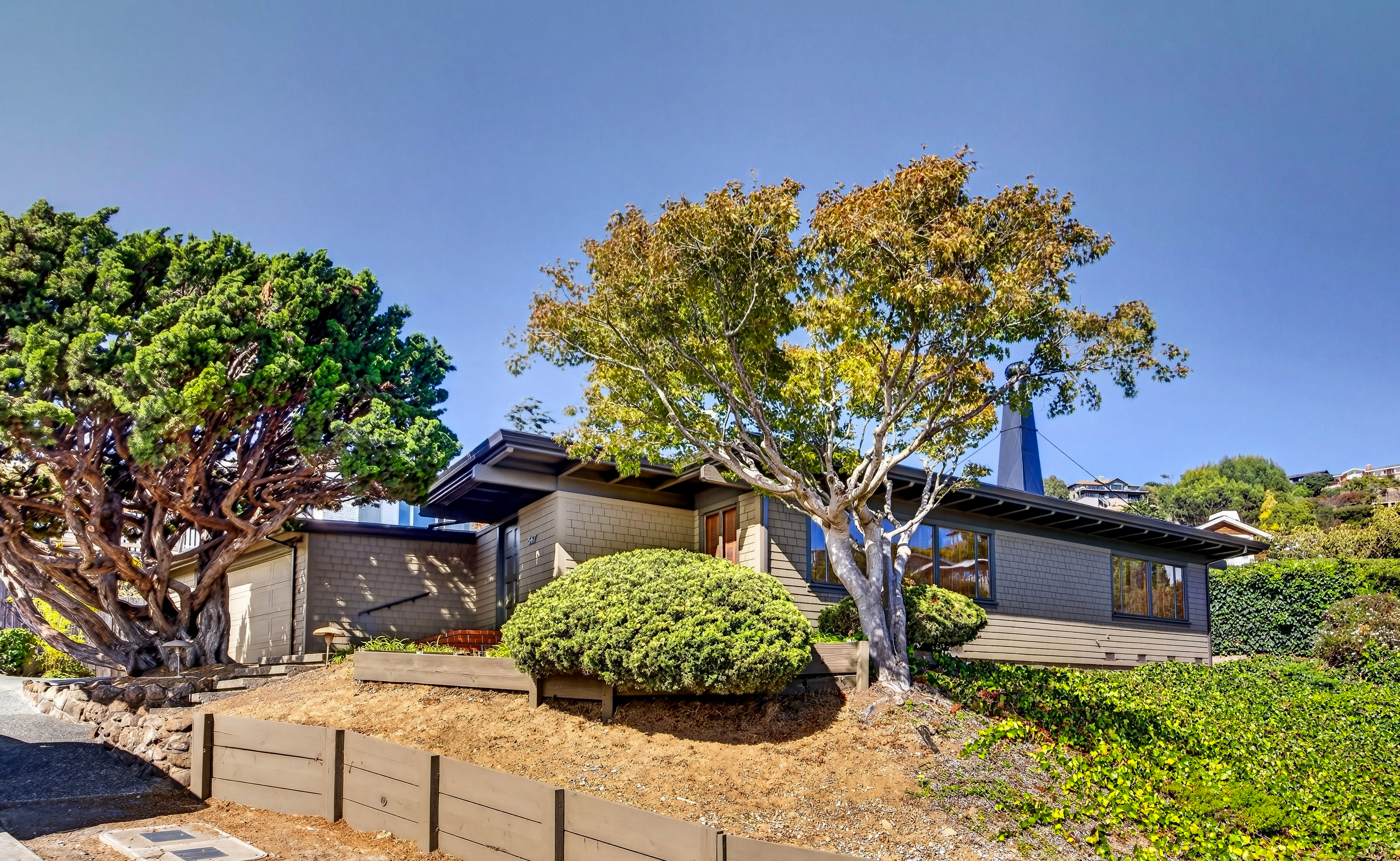  Mid-Century Character. Bay Views. A Rare Tiburon Opportunity - 物件實景
