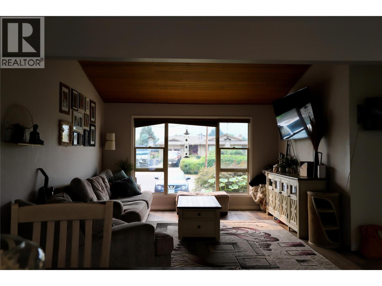 KAMLOOPS, British Columbia, V2H 1N1, CA, 4 Bedrooms Bedrooms, ,4 BathroomsBathrooms,Residential,For Sale,1947764