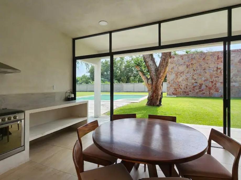 Tlaltizapán de Zapata, Morelos, 62773, Mexico, 4 Bedrooms Bedrooms, ,5 BathroomsBathrooms,Residential,For Sale,1732035