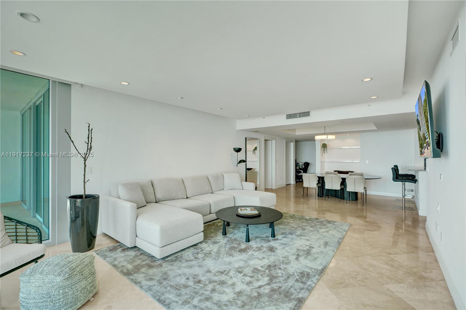 Miami, Florida, 33133, United States, 2 Bedrooms Bedrooms, ,3 BathroomsBathrooms,Residential,For Sale,1996183