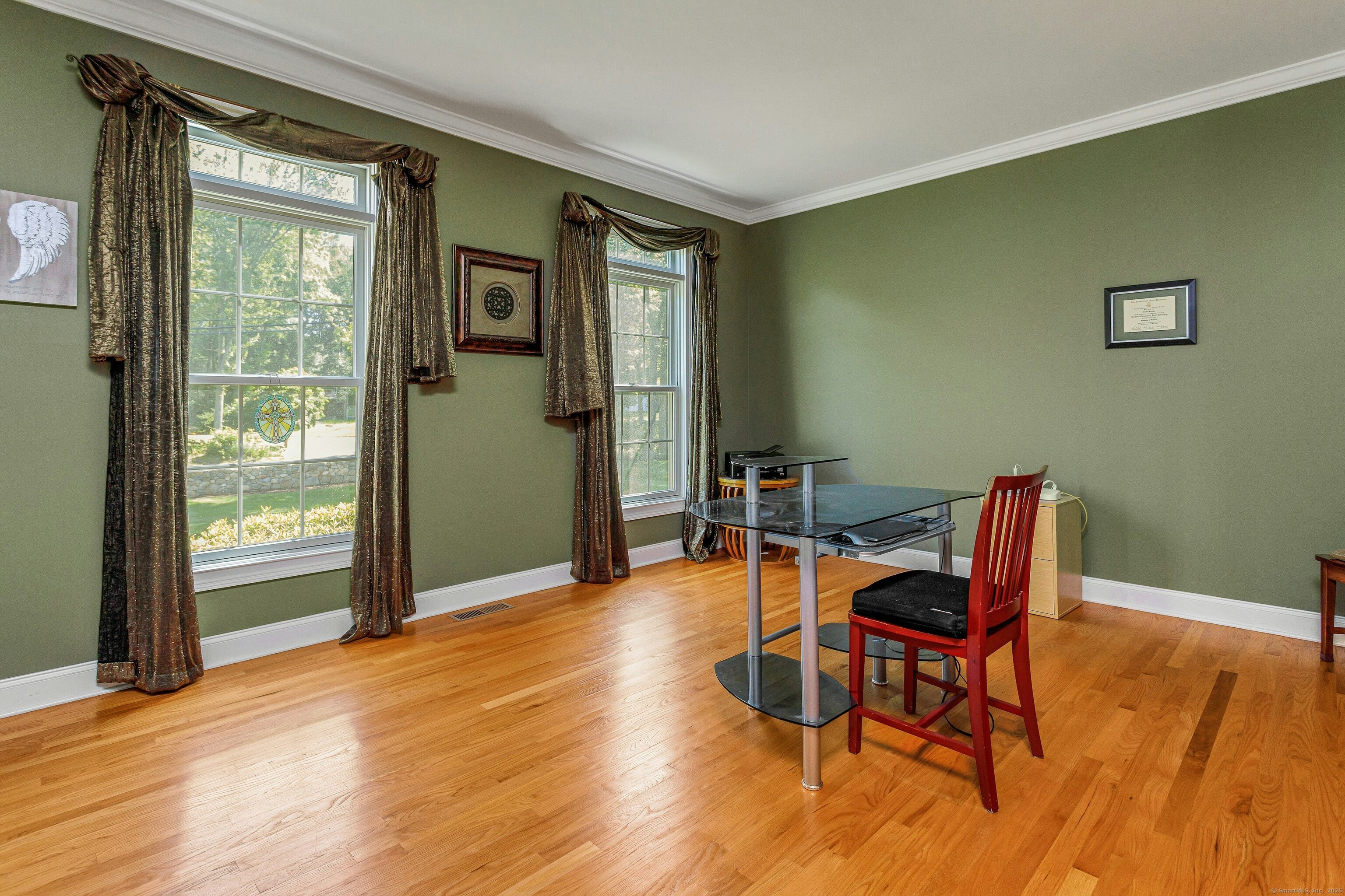 Shelton, Connecticut, 06484, United States, 3 Bedrooms Bedrooms, ,3 BathroomsBathrooms,Residential,For Sale,1875450
