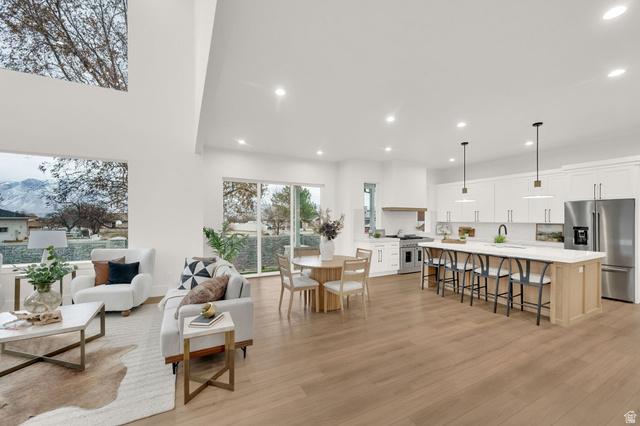 Riverton, Utah, 84065, United States, 7 Bedrooms Bedrooms, ,4 BathroomsBathrooms,Residential,For Sale,1977037