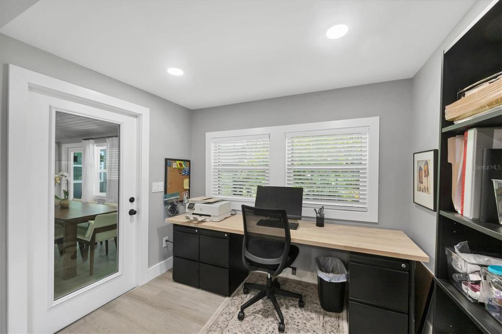 Sarasota, Florida, 34236, United States, 2 Bedrooms Bedrooms, ,2 BathroomsBathrooms,Residential,For Sale,1960747