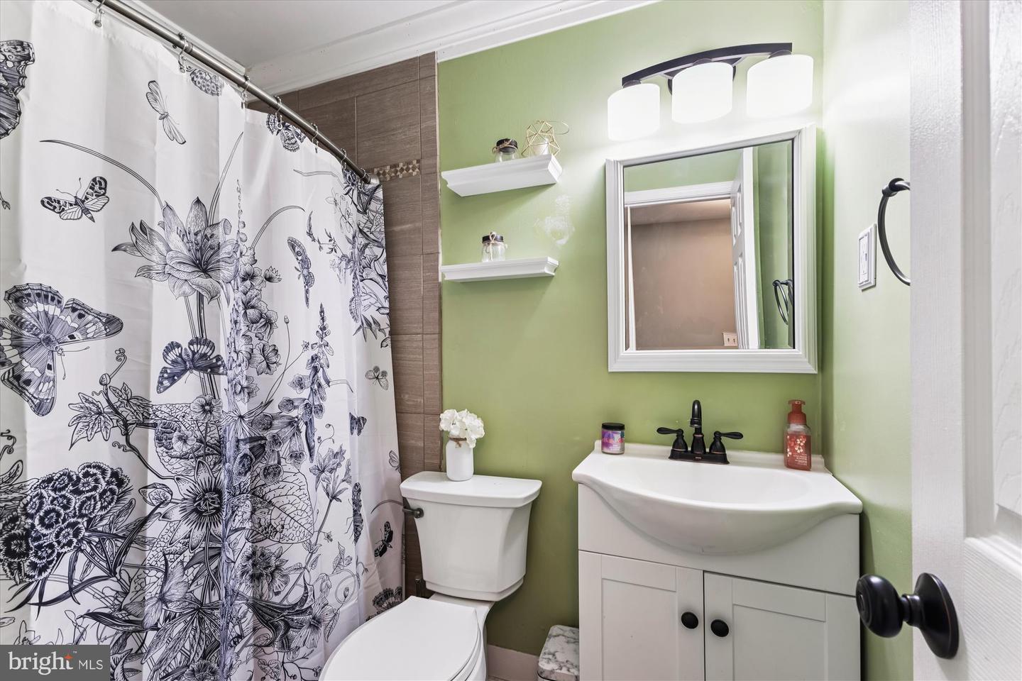 Stevensville, Maryland, 21666, United States, 5 Bedrooms Bedrooms, ,3 BathroomsBathrooms,Residential,For Sale,2003489