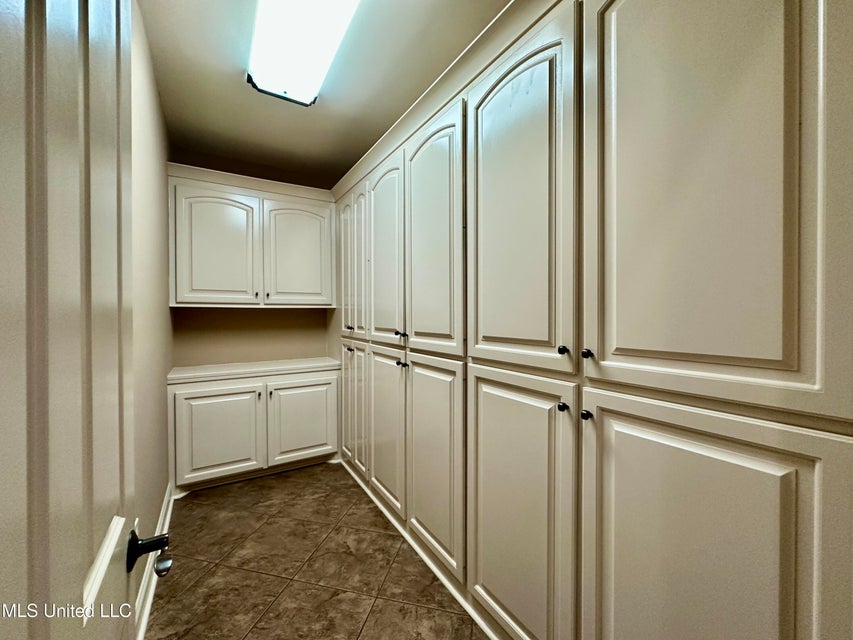 Clinton, Mississippi, 39056, United States, 4 Bedrooms Bedrooms, ,3 BathroomsBathrooms,Residential,For Sale,1998681