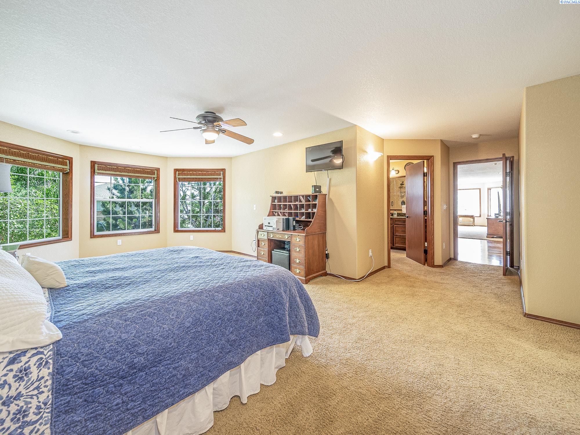Yakima, Washington, 98908-0000, United States, 4 Bedrooms Bedrooms, ,2 BathroomsBathrooms,Residential,For Sale,1827891