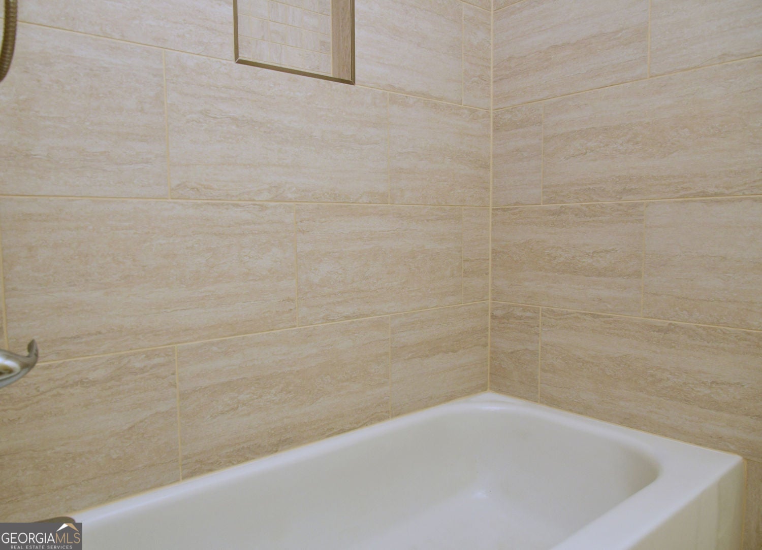 Hoschton, Georgia, 30548, United States, 5 Bedrooms Bedrooms, ,4 BathroomsBathrooms,Residential,For Sale,1992517