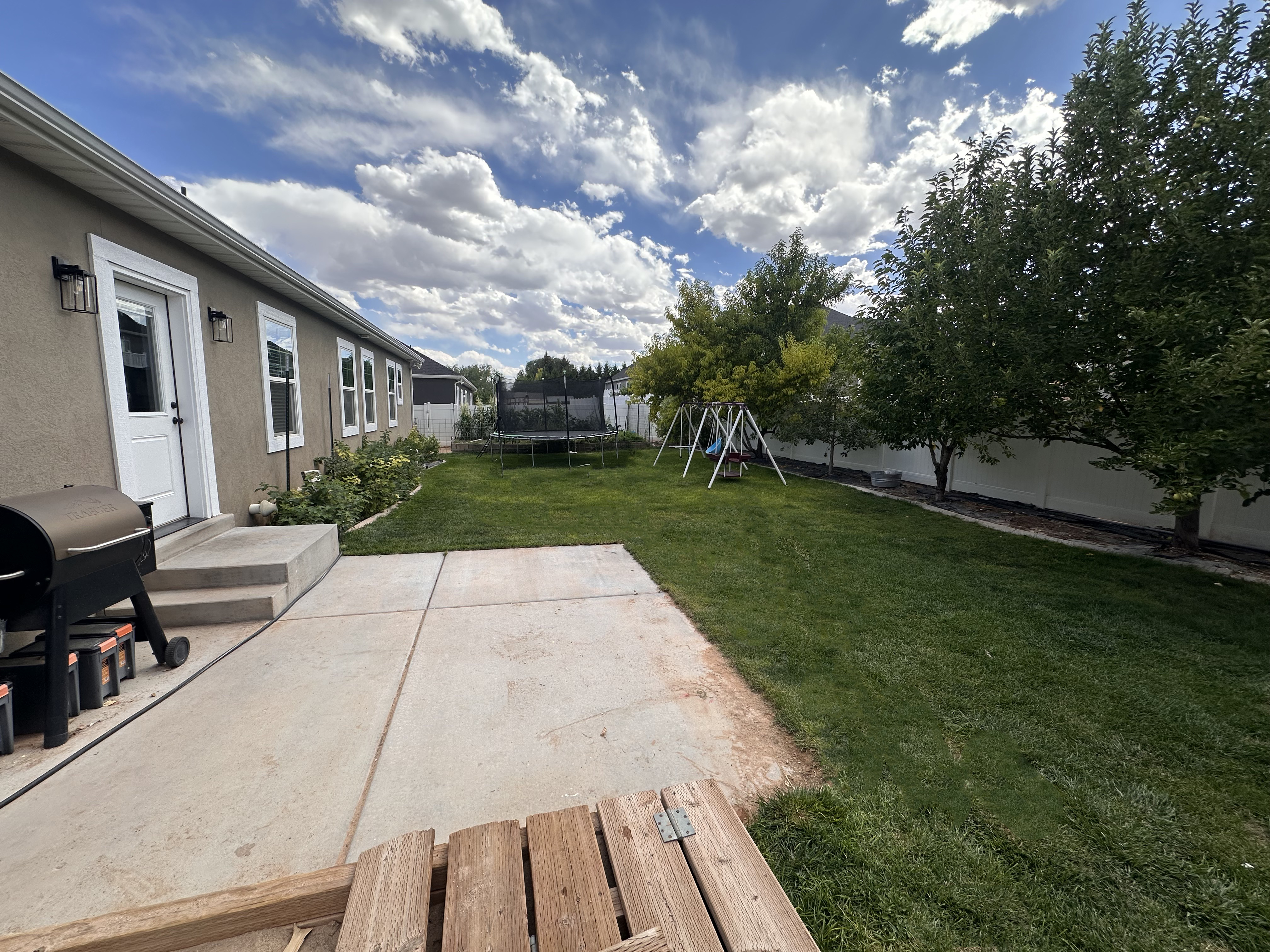 Roosevelt, Utah, 84066, United States, 6 Bedrooms Bedrooms, ,3 BathroomsBathrooms,Residential,For Sale,1976583