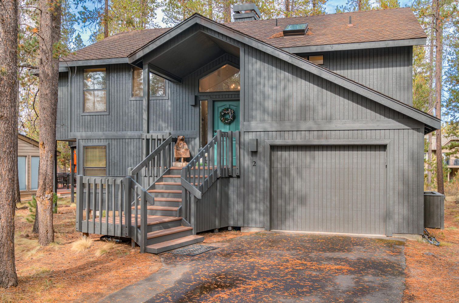 Sunriver, Oregon, 97707, United States, 3 Bedrooms Bedrooms, ,2 BathroomsBathrooms,Residential,For Sale,1982531