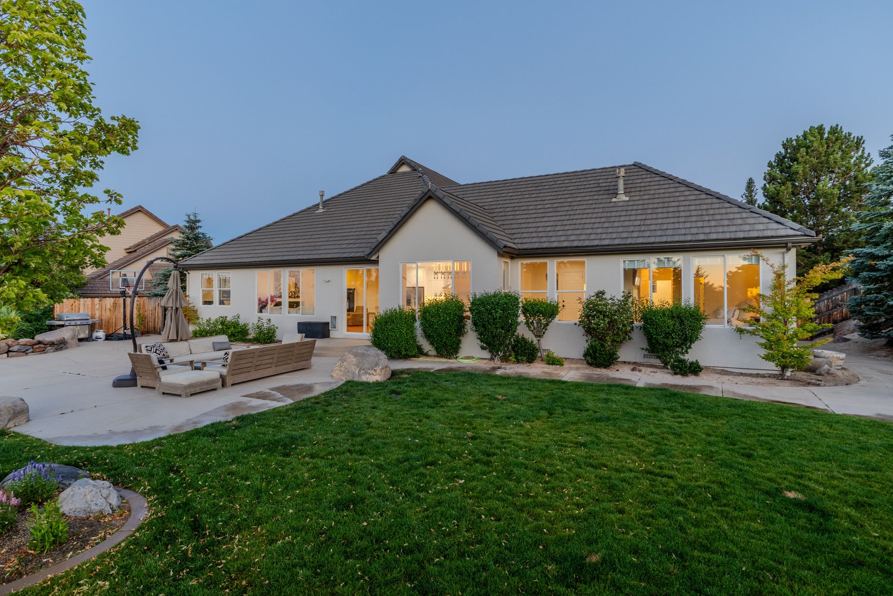 Gorgeous, Fully Updated Arrowcreek Home with Stunning Views - 物件實景