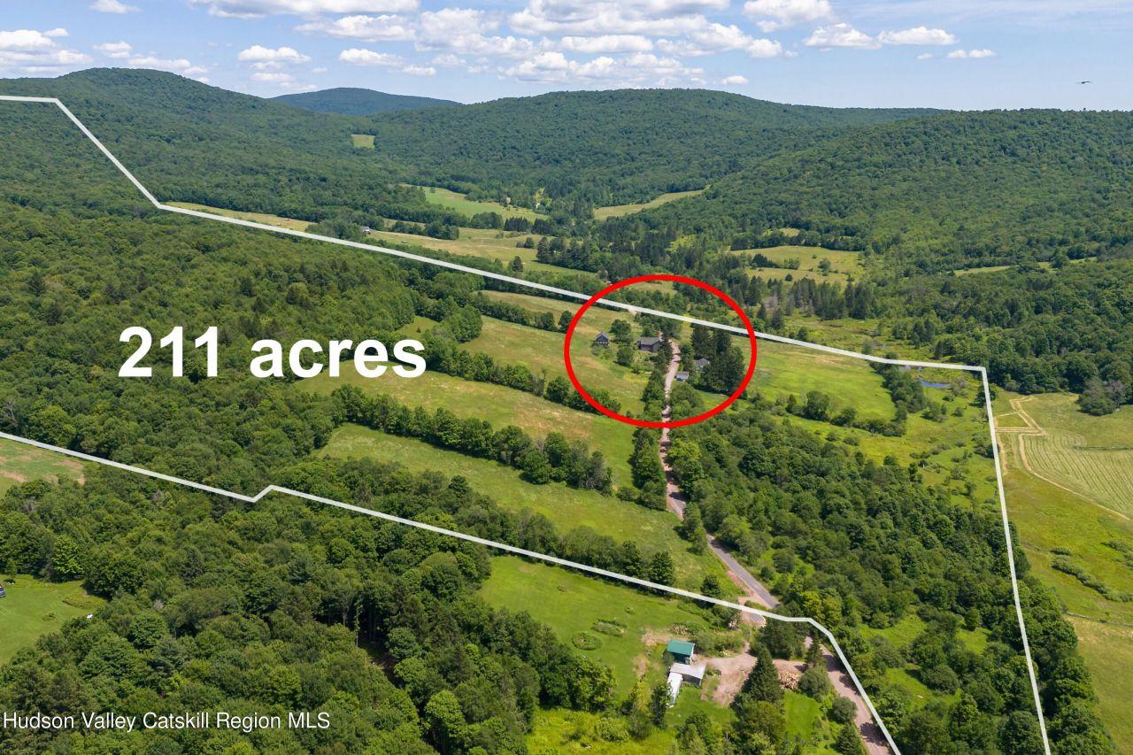 Bovina, New York, 13740, United States, 4 Bedrooms Bedrooms, ,2 BathroomsBathrooms,Residential,For Sale,1826483