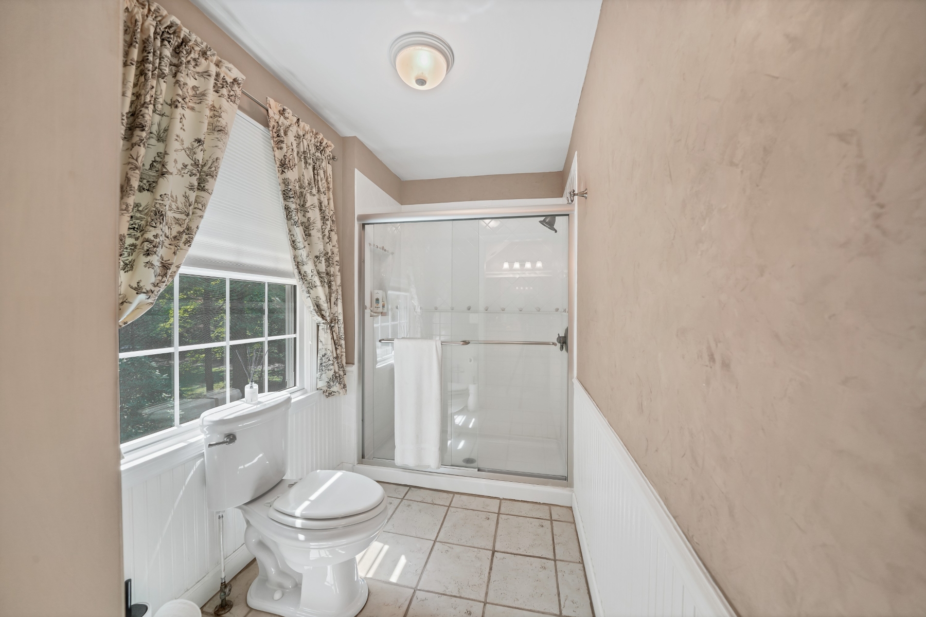  Space and Comfort in a Truly Desirable Setting - 物件實景