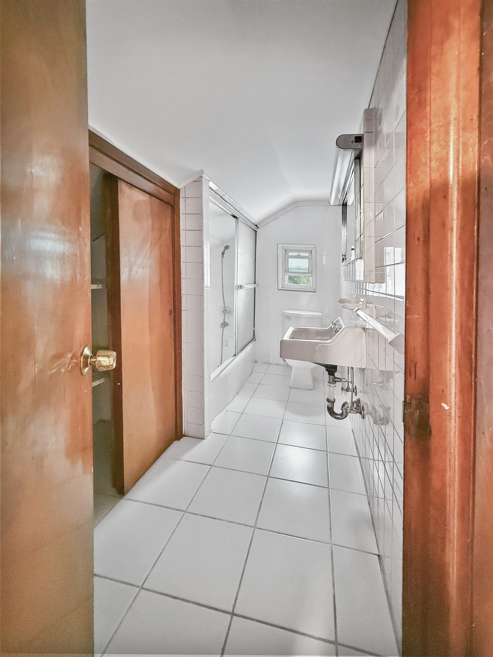 Jersey City, New Jersey, 07304, United States, 3 Bedrooms Bedrooms, ,2 BathroomsBathrooms,Residential,For Sale,1916794