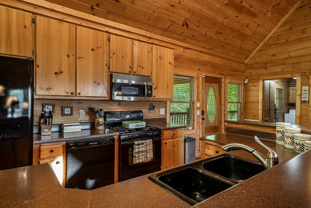 Mineral Bluff, Georgia, 30559, United States, 3 Bedrooms Bedrooms, ,3 BathroomsBathrooms,Residential,For Sale,1805584