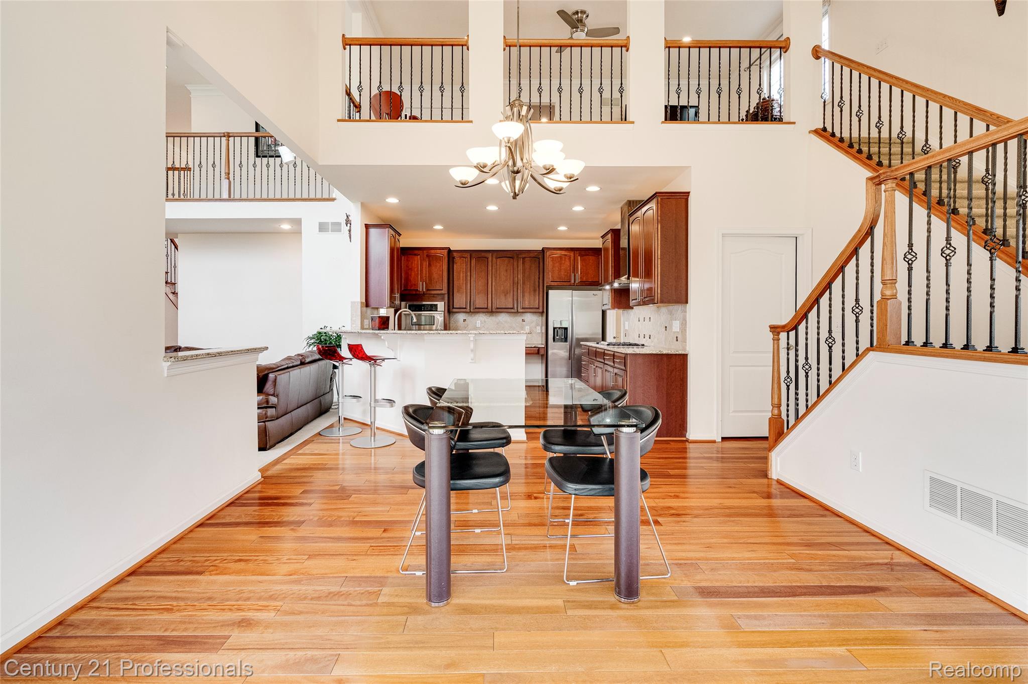 Novi, Michigan, 48374, United States, 4 Bedrooms Bedrooms, ,5 BathroomsBathrooms,Residential,For Sale,1904445