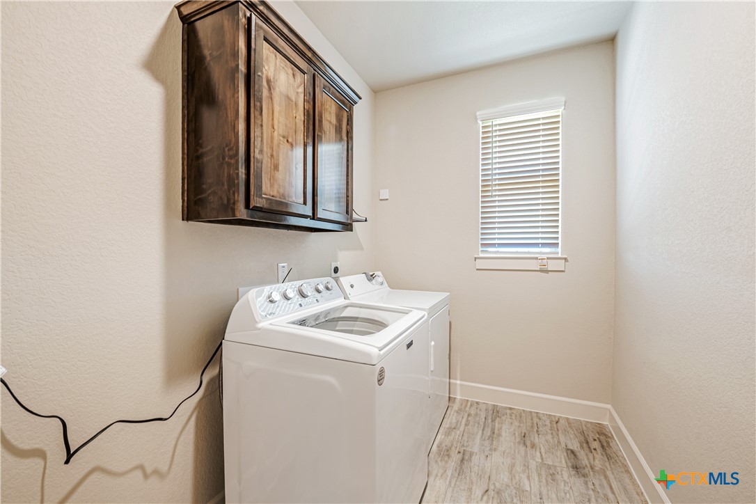 Belton, Texas, 76513, United States, 4 Bedrooms Bedrooms, ,3 BathroomsBathrooms,Residential,For Sale,1807693