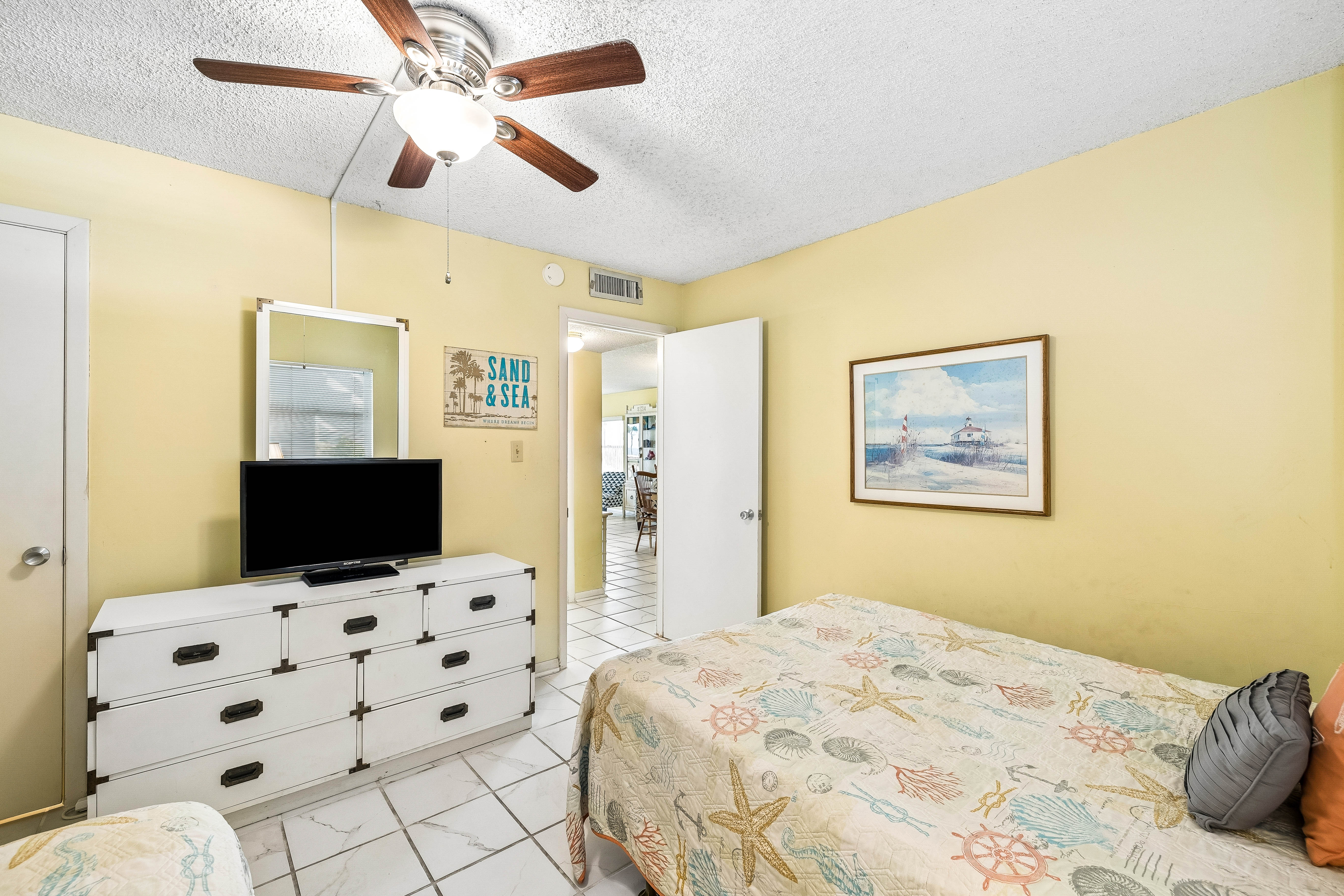  Gulf-Front Corner Retreat In Sought-After Community Near Amenities - 物件實景