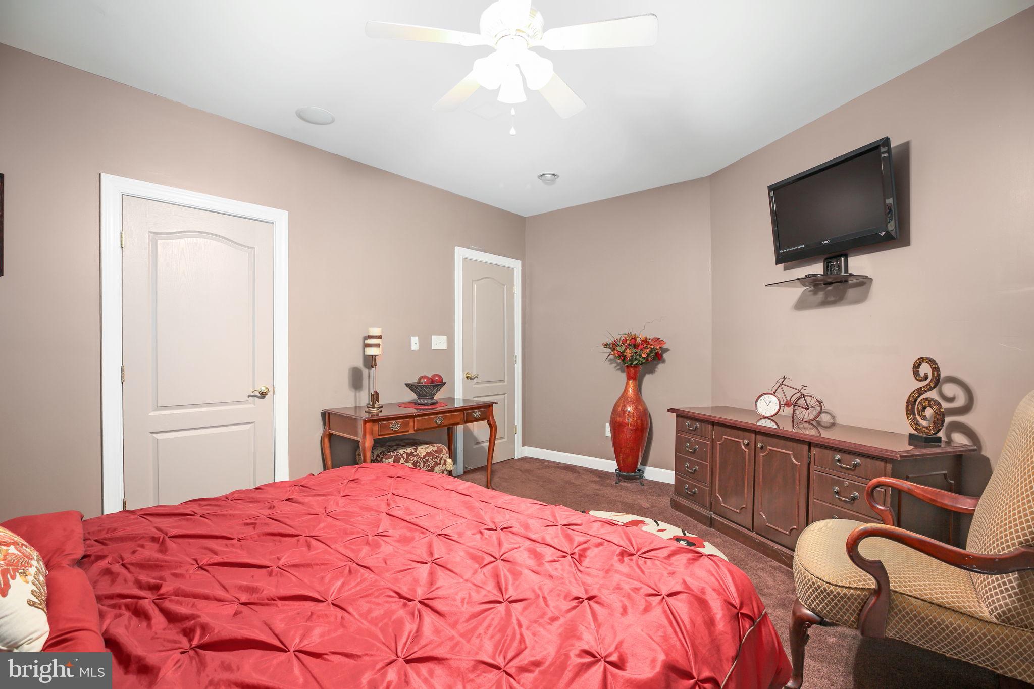 Woodbridge, Virginia, 22192, United States, 5 Bedrooms Bedrooms, ,5 BathroomsBathrooms,Residential,For Sale,1987362