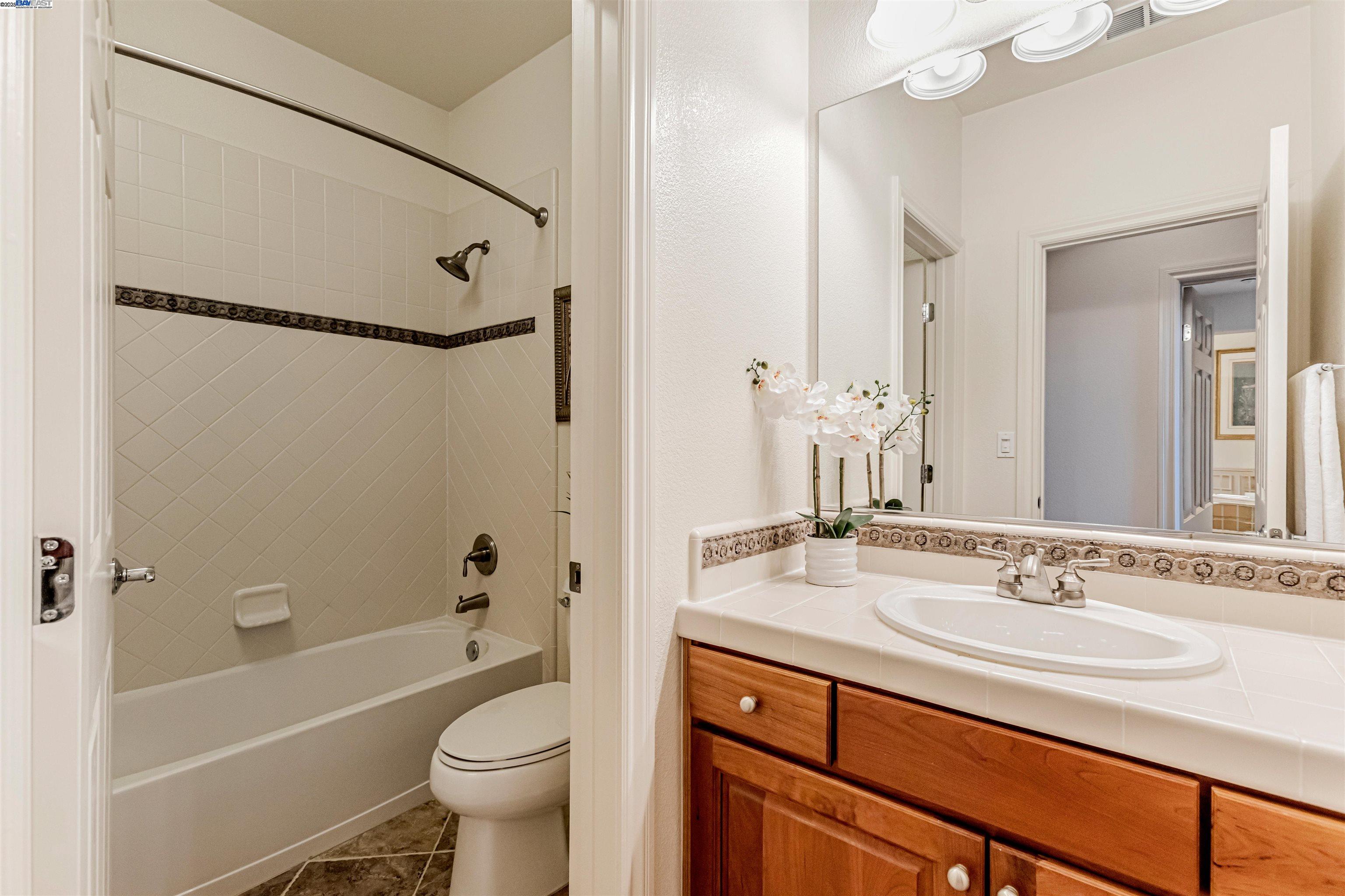 Dublin, California, 94568, United States, 2 Bedrooms Bedrooms, ,2 BathroomsBathrooms,Residential,For Sale,1997386