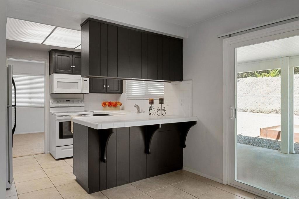 Escondido, California, 92026, United States, 2 Bedrooms Bedrooms, ,2 BathroomsBathrooms,Residential,For Sale,1942214
