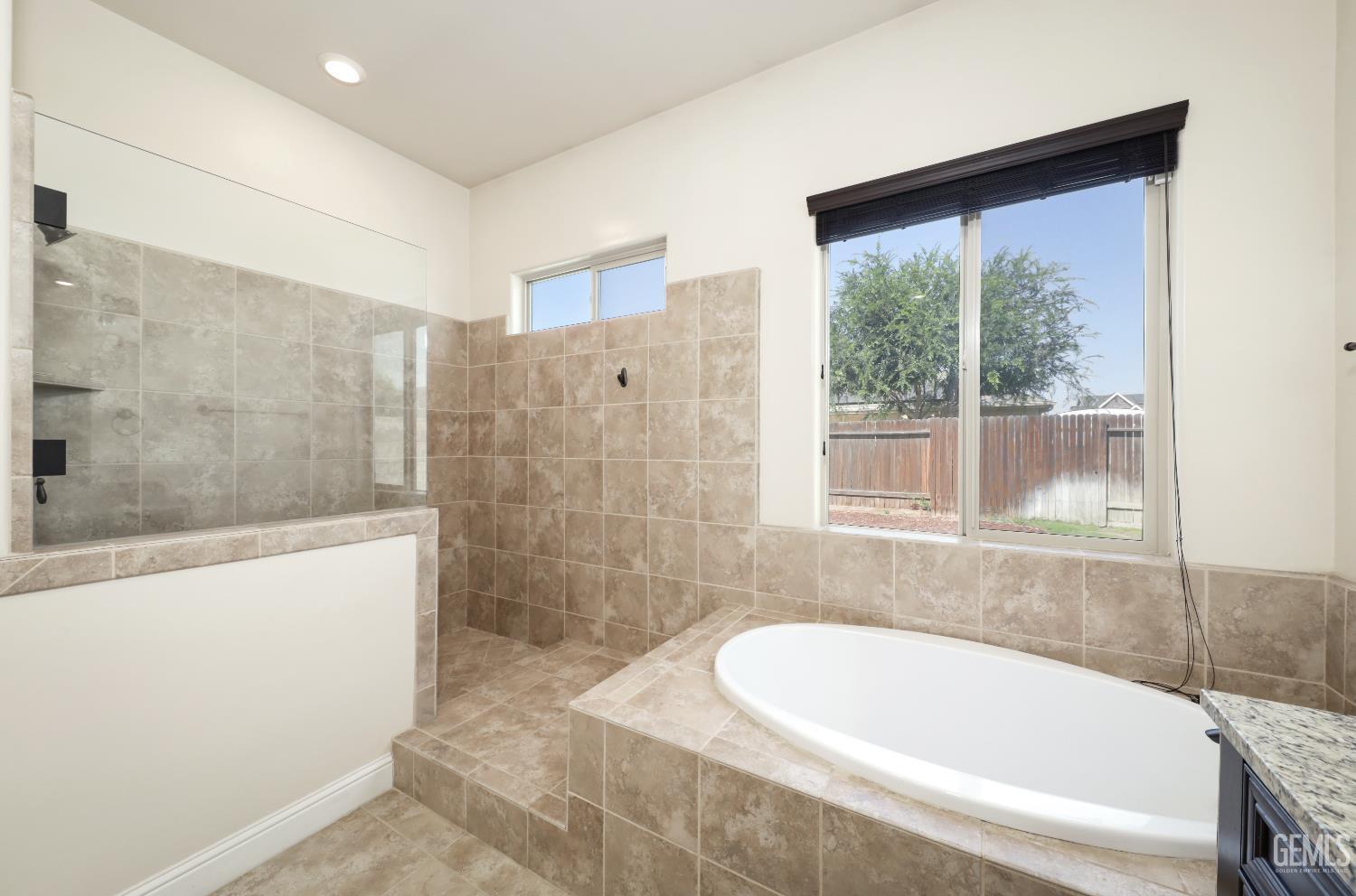 Bakersfield, California, 93314, United States, 4 Bedrooms Bedrooms, ,4 BathroomsBathrooms,Residential,For Sale,2010376