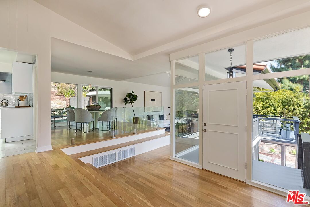 2275 Betty Ln, Beverly Hills, California, 90210, United States, 3 Bedrooms Bedrooms, ,3 BathroomsBathrooms,Residential,For Sale,2275 Betty Ln,1498020