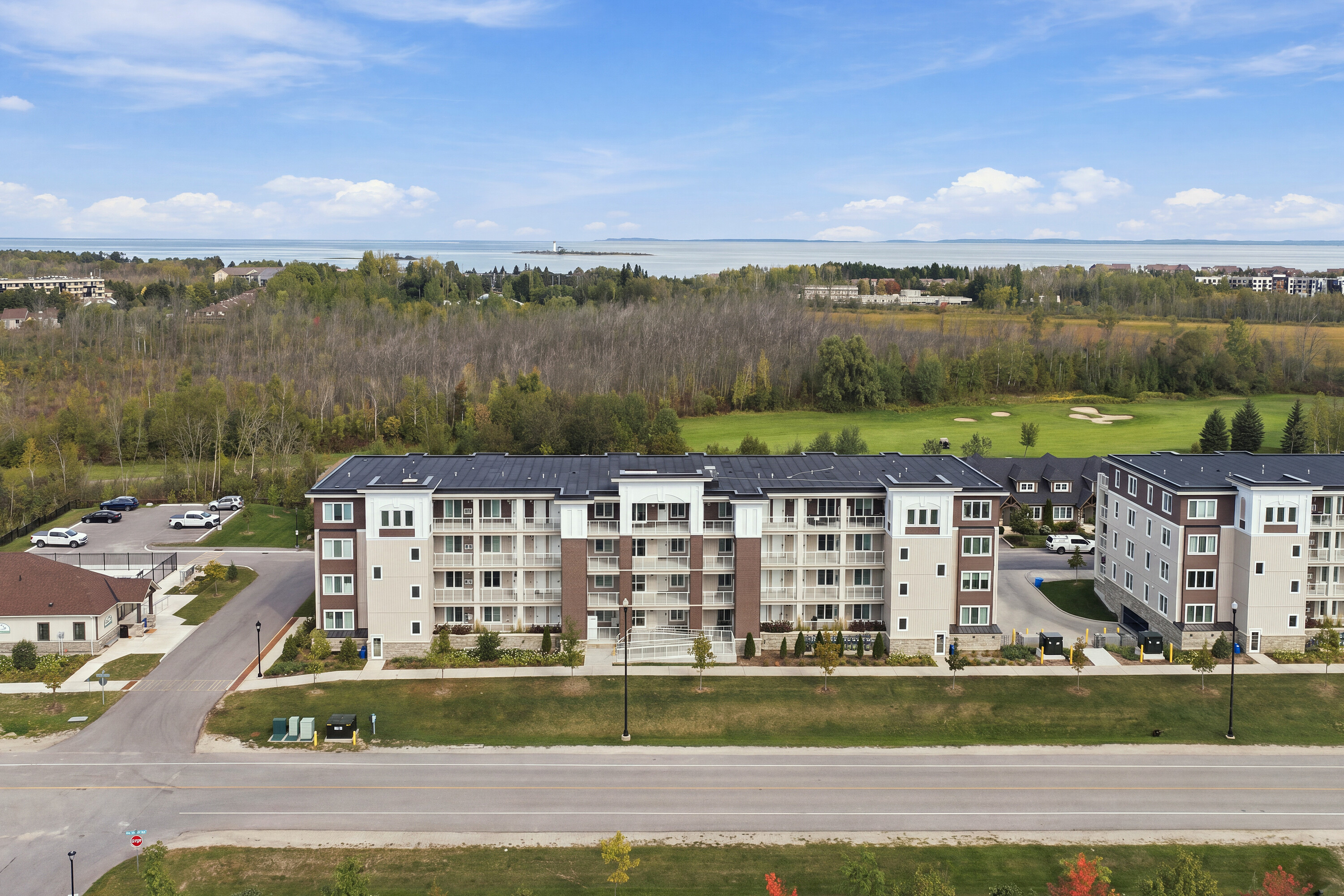 Charming Collingwood Condo - 物件實景