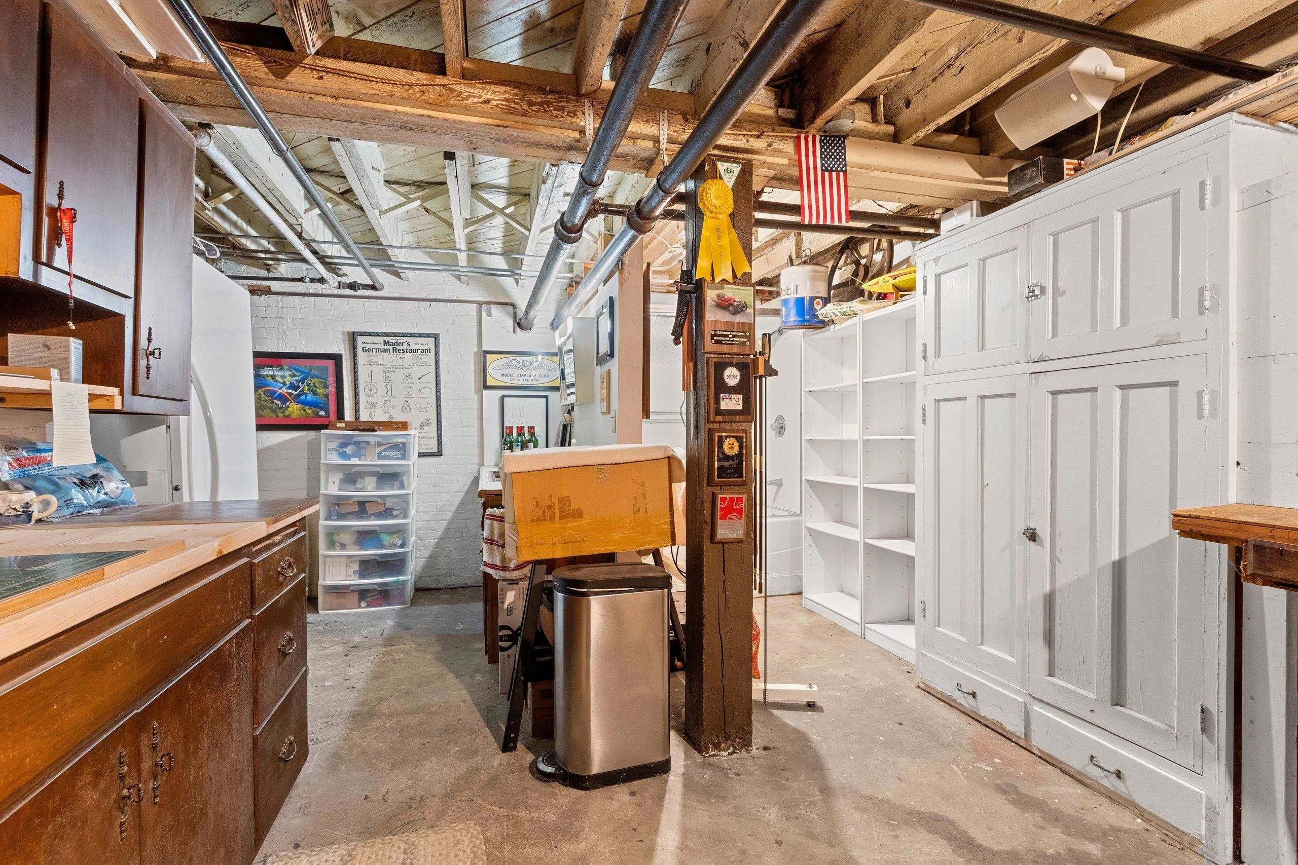 GREEN BAY, Wisconsin, 54301-3217, United States, 4 Bedrooms Bedrooms, ,3 BathroomsBathrooms,Residential,For Sale,1984503