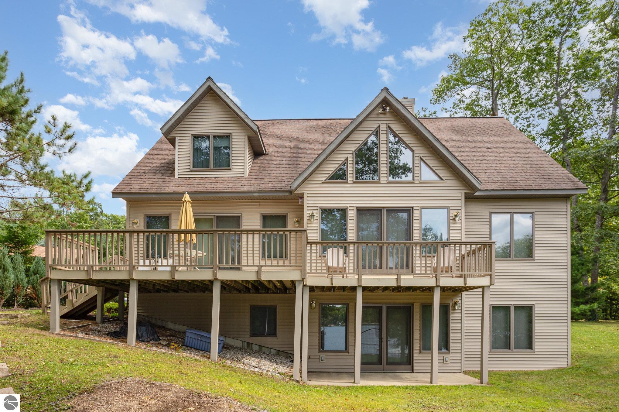 Harrison, Michigan, 48625, United States, 5 Bedrooms Bedrooms, ,4 BathroomsBathrooms,Residential,For Sale,1990816