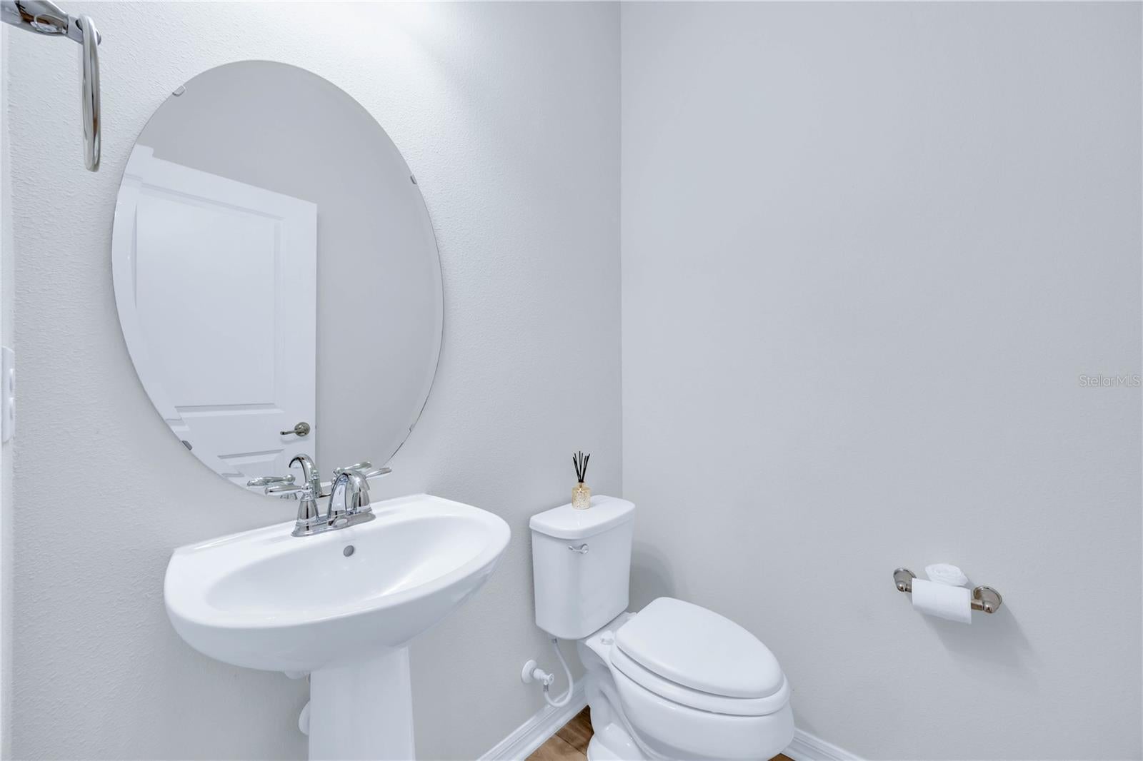 WINTER GARDEN, Florida, 34787, United States, 4 Bedrooms Bedrooms, ,3 BathroomsBathrooms,Residential,For Sale,1993845