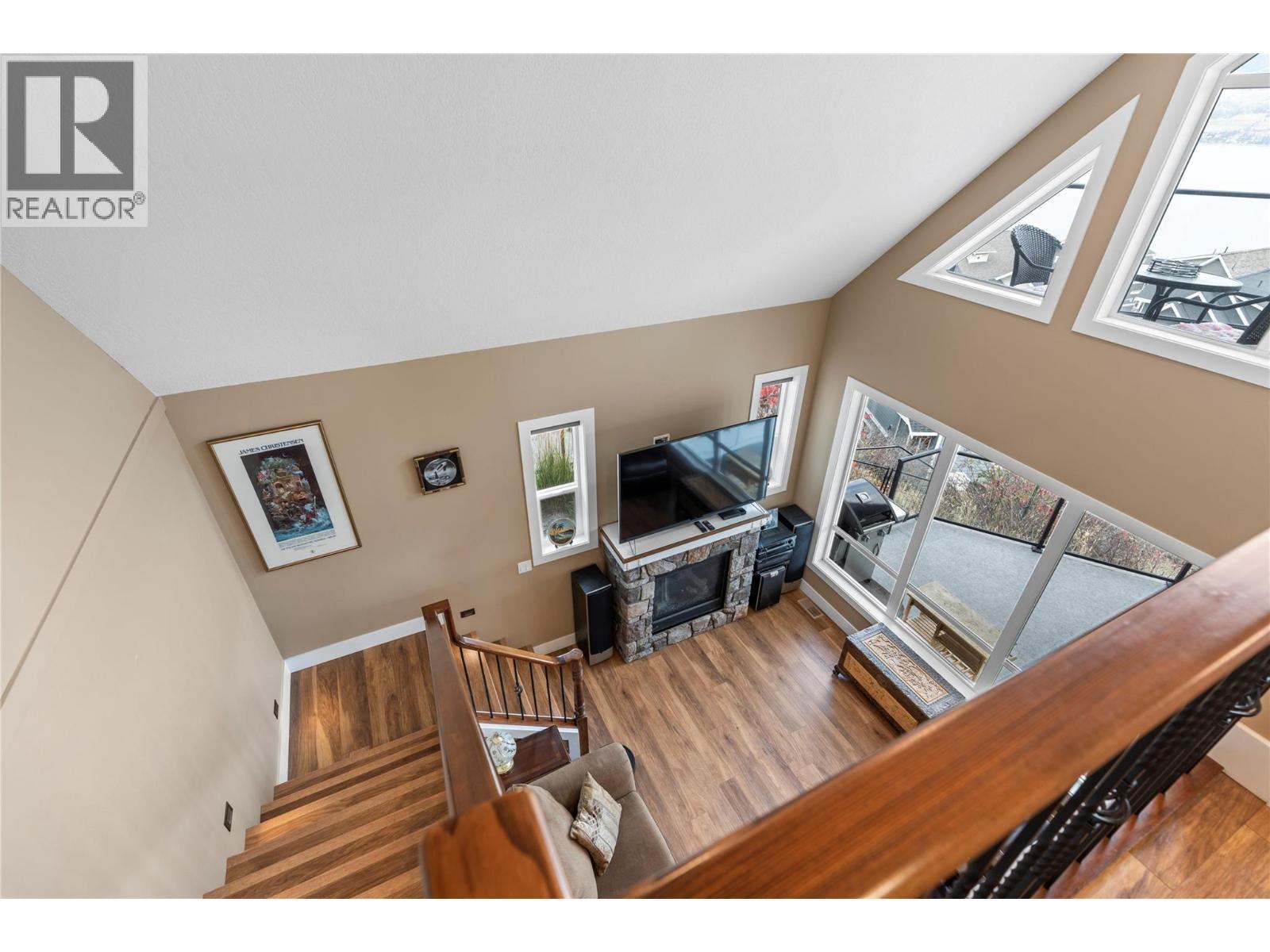 KELOWNA, British Columbia, V1Z 3R8, CA, 2 Bedrooms Bedrooms, ,2 BathroomsBathrooms,Residential,For Sale,1950857