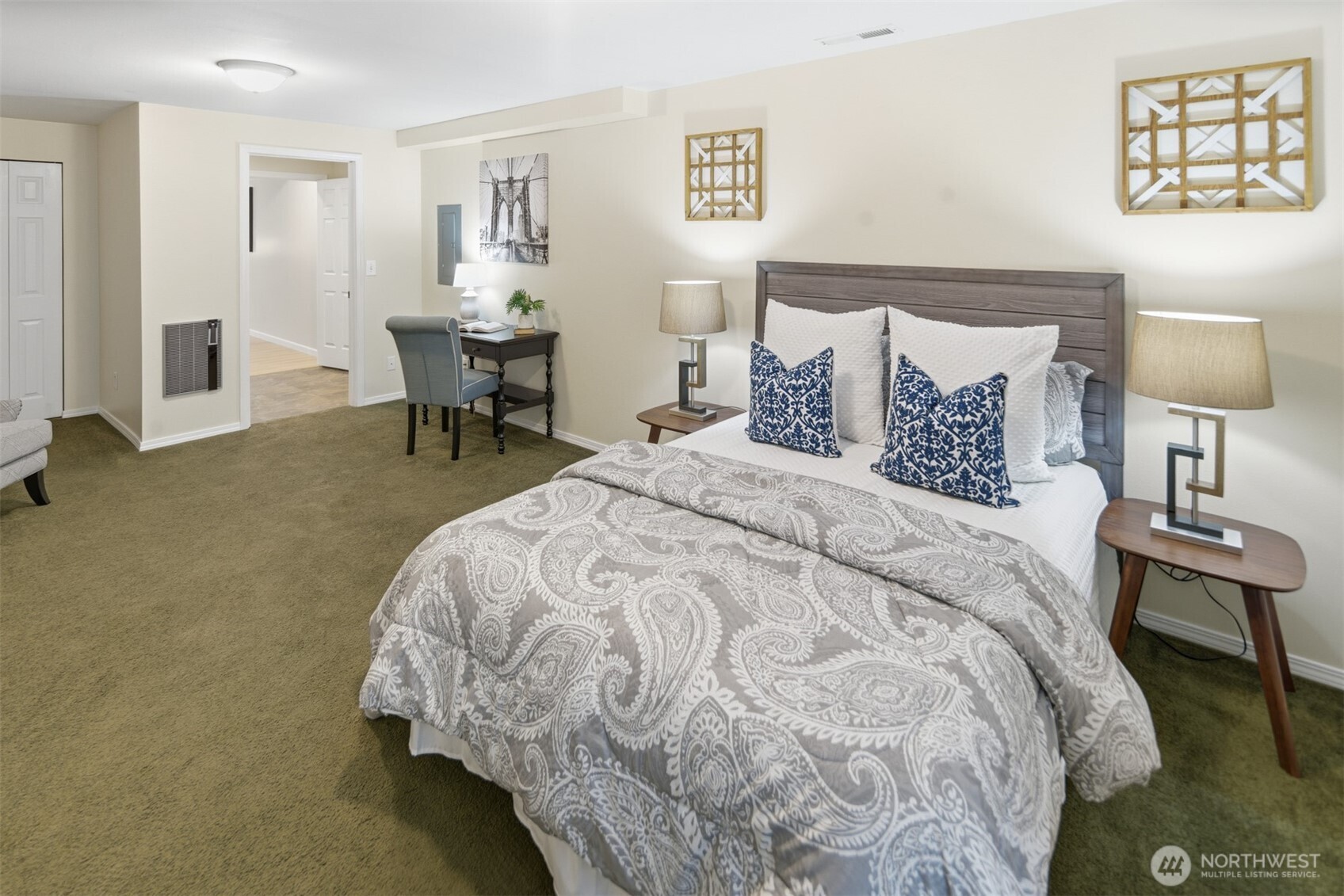 Kirkland, Washington, 98033, United States, 4 Bedrooms Bedrooms, ,3 BathroomsBathrooms,Residential,For Sale,1988062