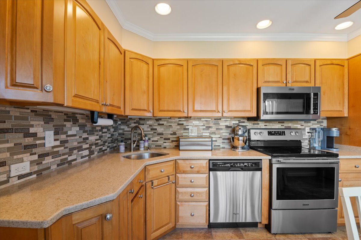Levittown, New York, 11756, United States, 5 Bedrooms Bedrooms, ,2 BathroomsBathrooms,Residential,For Sale,1920496